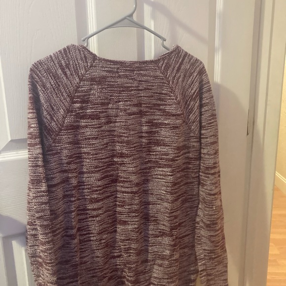 Old Navy, red and white sweater type shirt - Picture 3 of 3